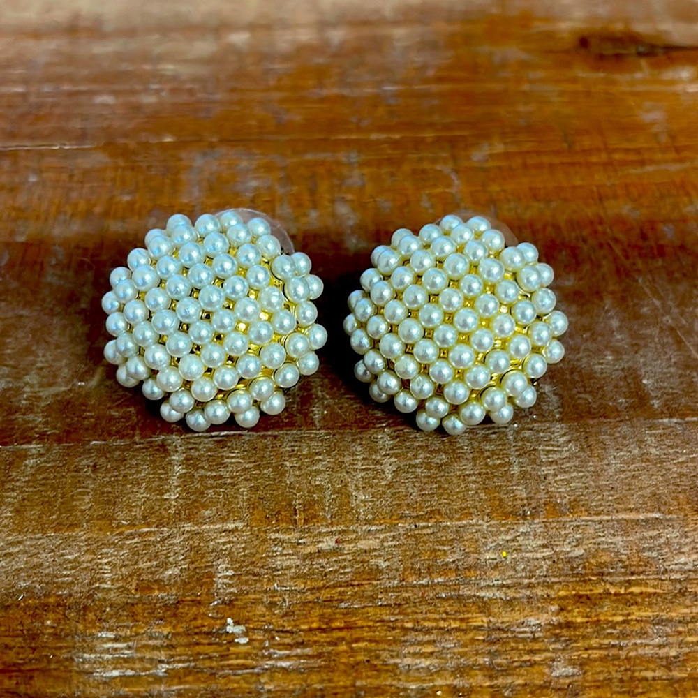 EUC Faux Pearl Cluster Studs